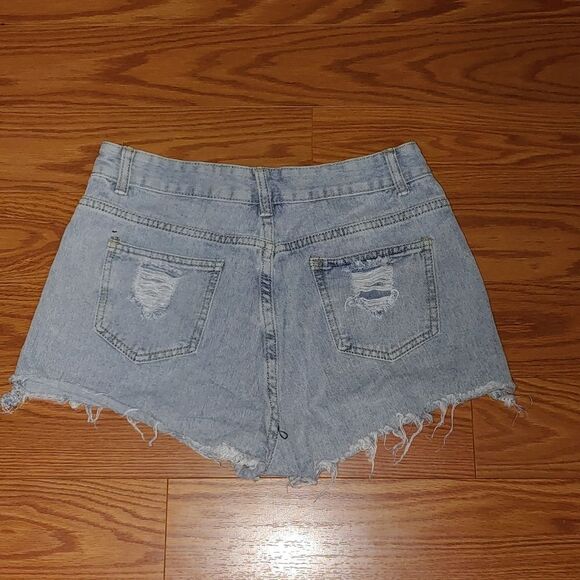 Shein Distressed button fly  jean shorts Sz M  NWOT - Picture 5 of 8